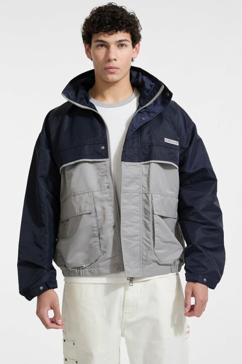 Erkek GJe Kapüşonlu Renk Bloklu Rüzgarlık - Lacivert/Gri 