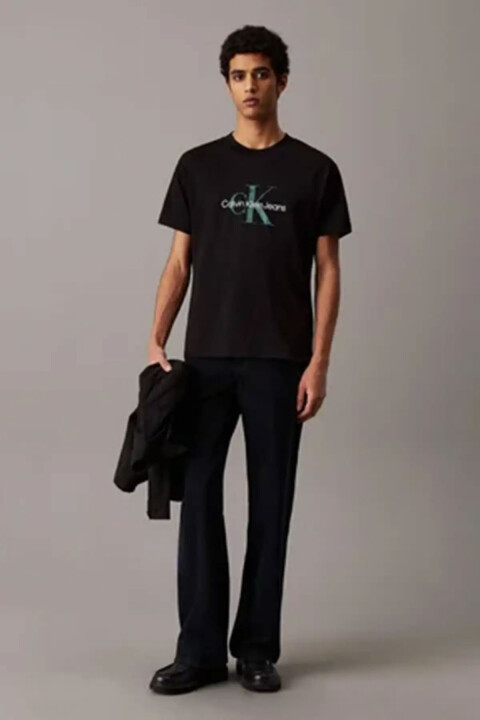 Erkek Textured Monologo T-Shirt - Siyah 