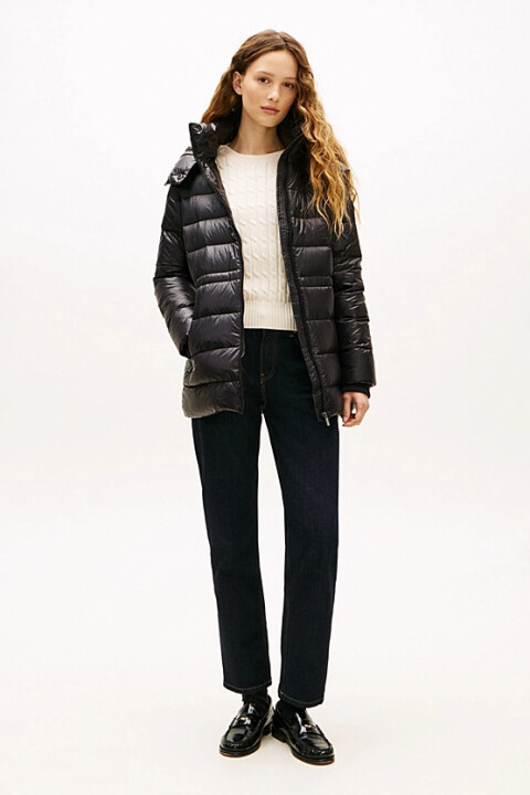 Kadın Parlak Görünümlü Çıkarılabilir Kapüşonlu Şişme Mont - Siyah 