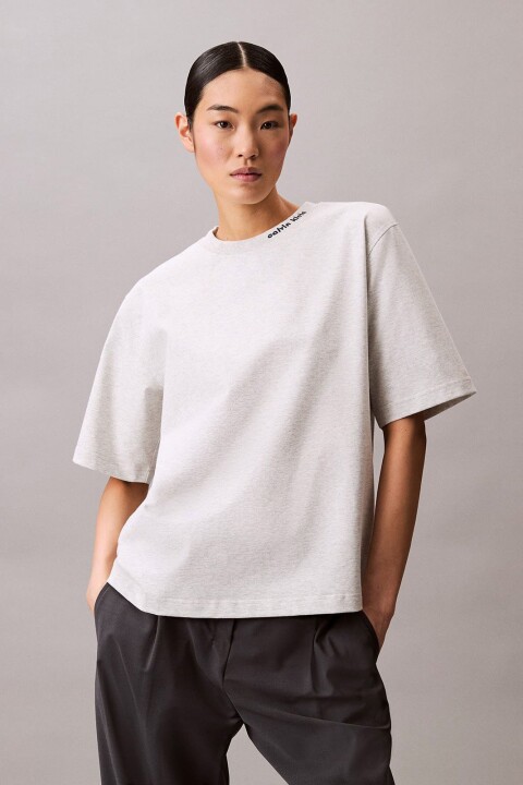 Kadın Relaxed Fit Yaka Nakışlı T-Shirt - Gri 