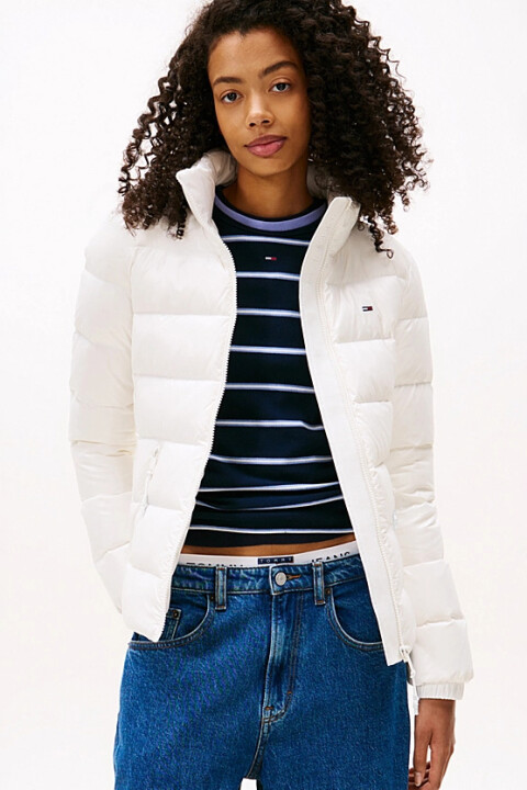 Kadın Slim Fit Parlak Görünümlü Şişme Mont - Kırık Beyaz 