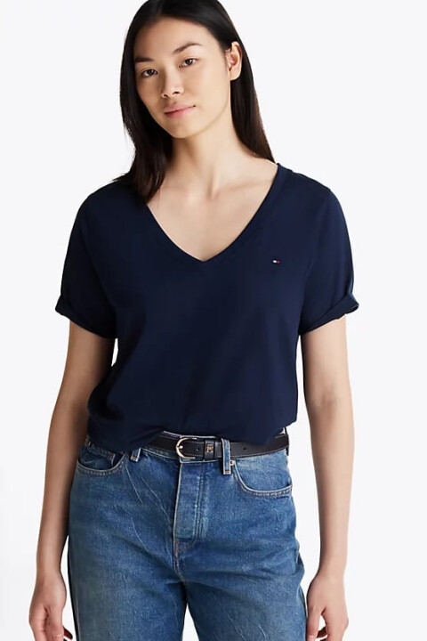 Kadın V Yaka Bayrak Nakışlı T-Shirt - Lacivert 